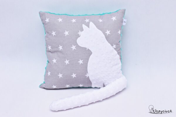 Poduszka z kotem i ogonem 3D biały kot w gwiazdkach