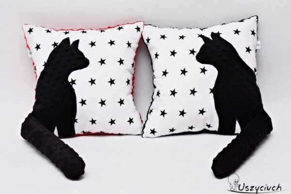 Poduszka z kotem i ogonem 3D czarny kot w gwiazdach
